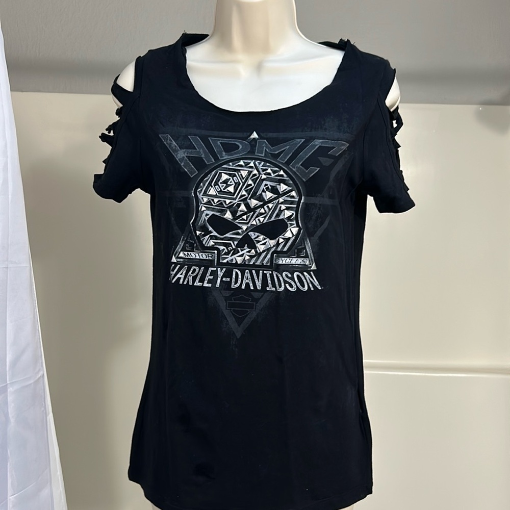 Harley Davidson medium shirt. Tried on but not worn. New condition